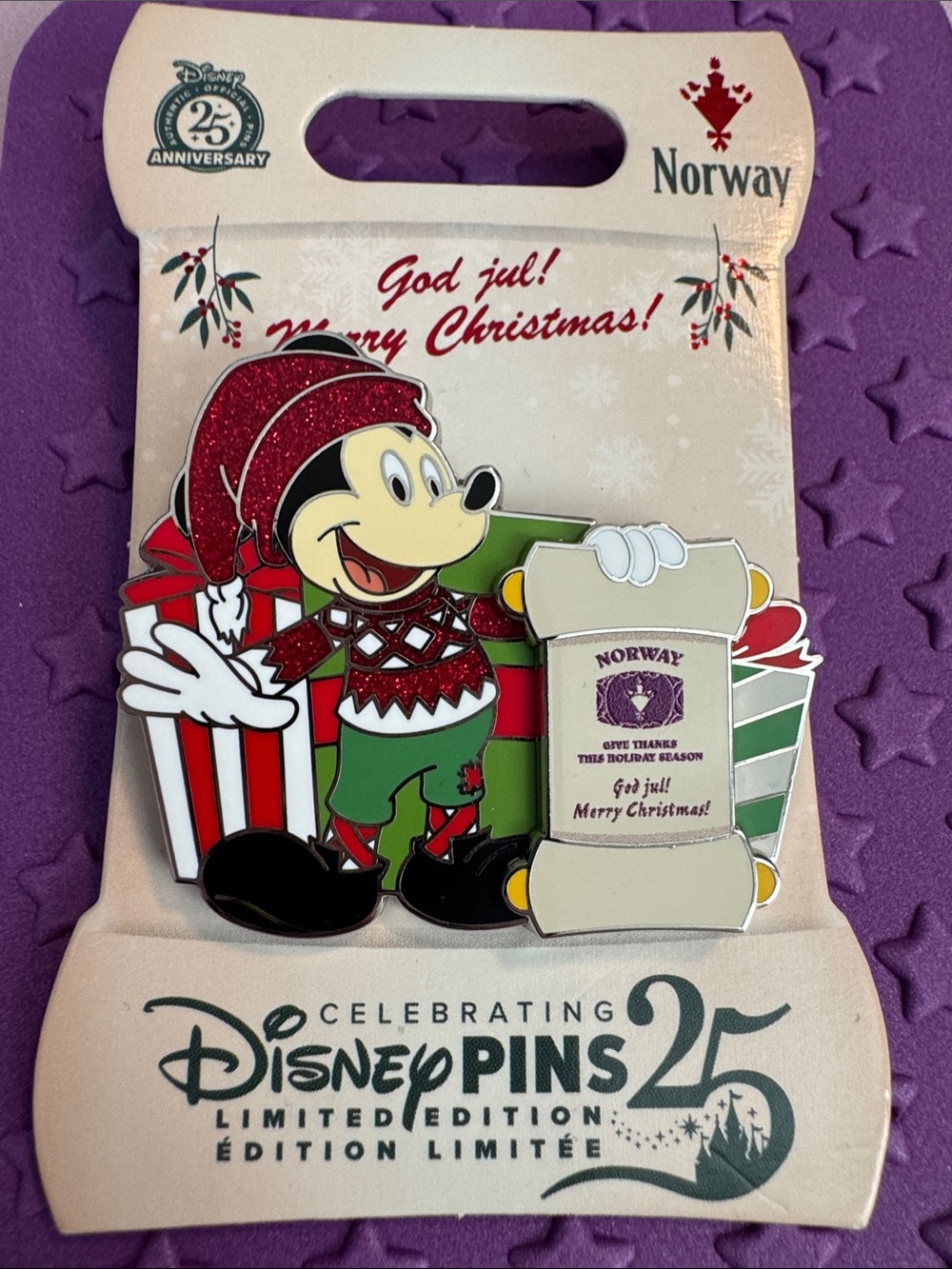 Disney Mickey Norway Holiday Pin - LE2000